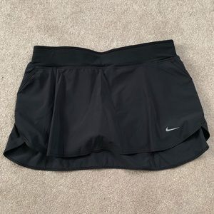 NIKE DRI-FIT SKIRT SIZE M BLACK